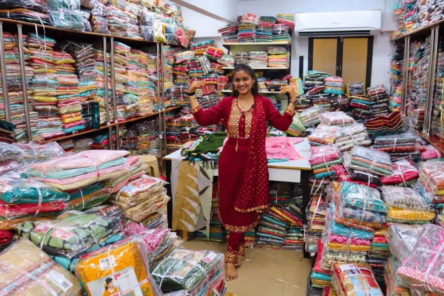 Ladies Suits Wholesaler in Surat